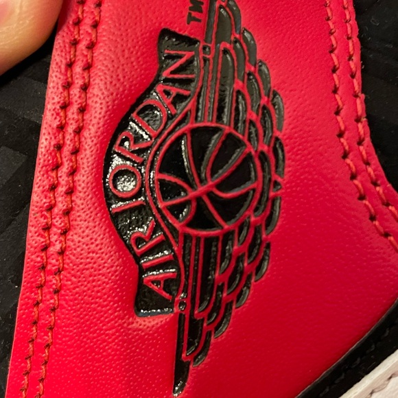 Jordan 1 Mid SE “Christmas”-Lightly used w/green and white laces - Picture 8 of 9